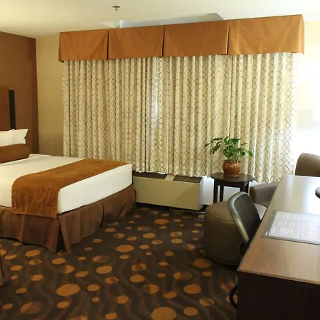 Best Western Plus Suites Hotel Coronado Island Exterior photo
