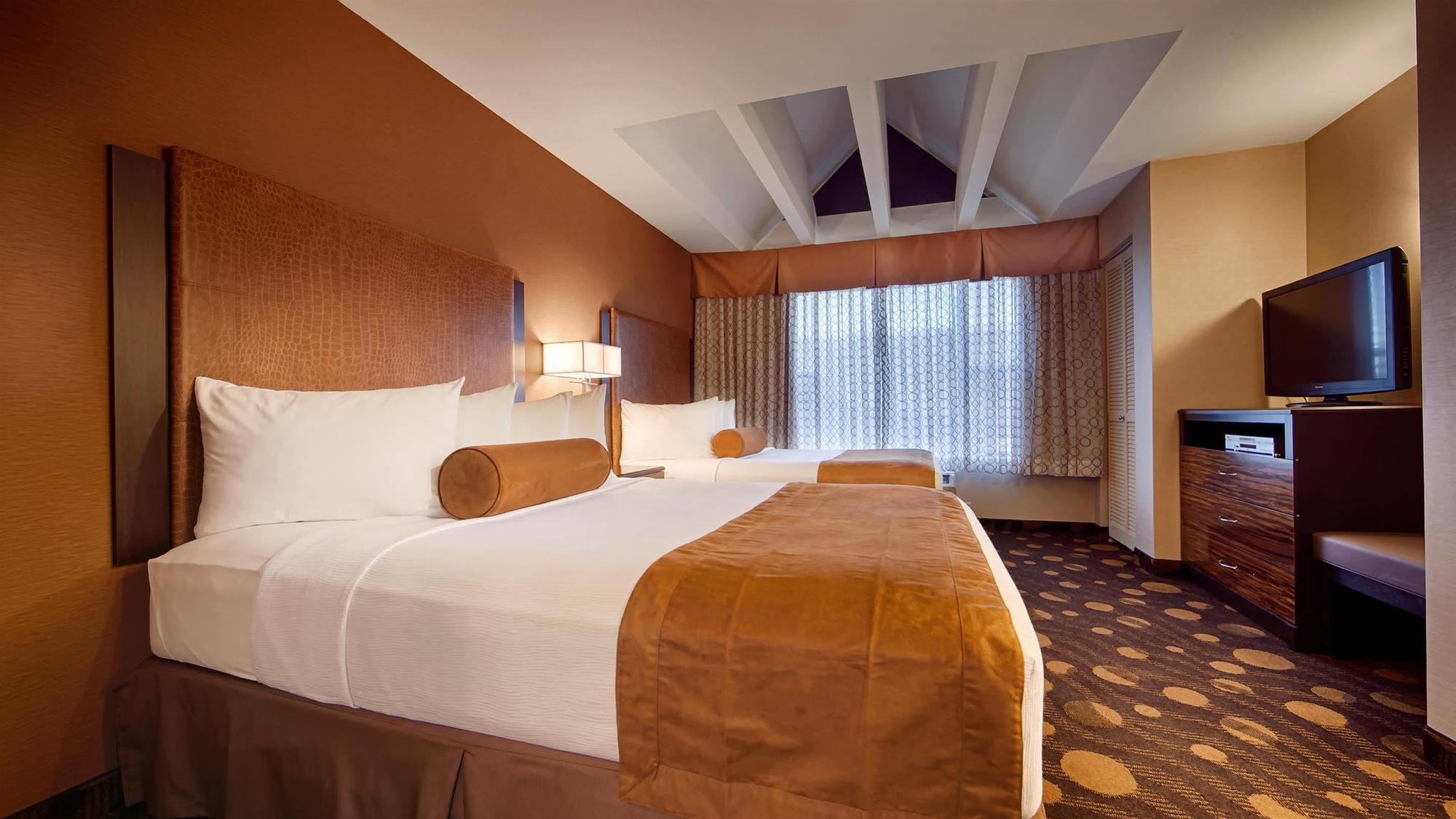 Western Island Hotel