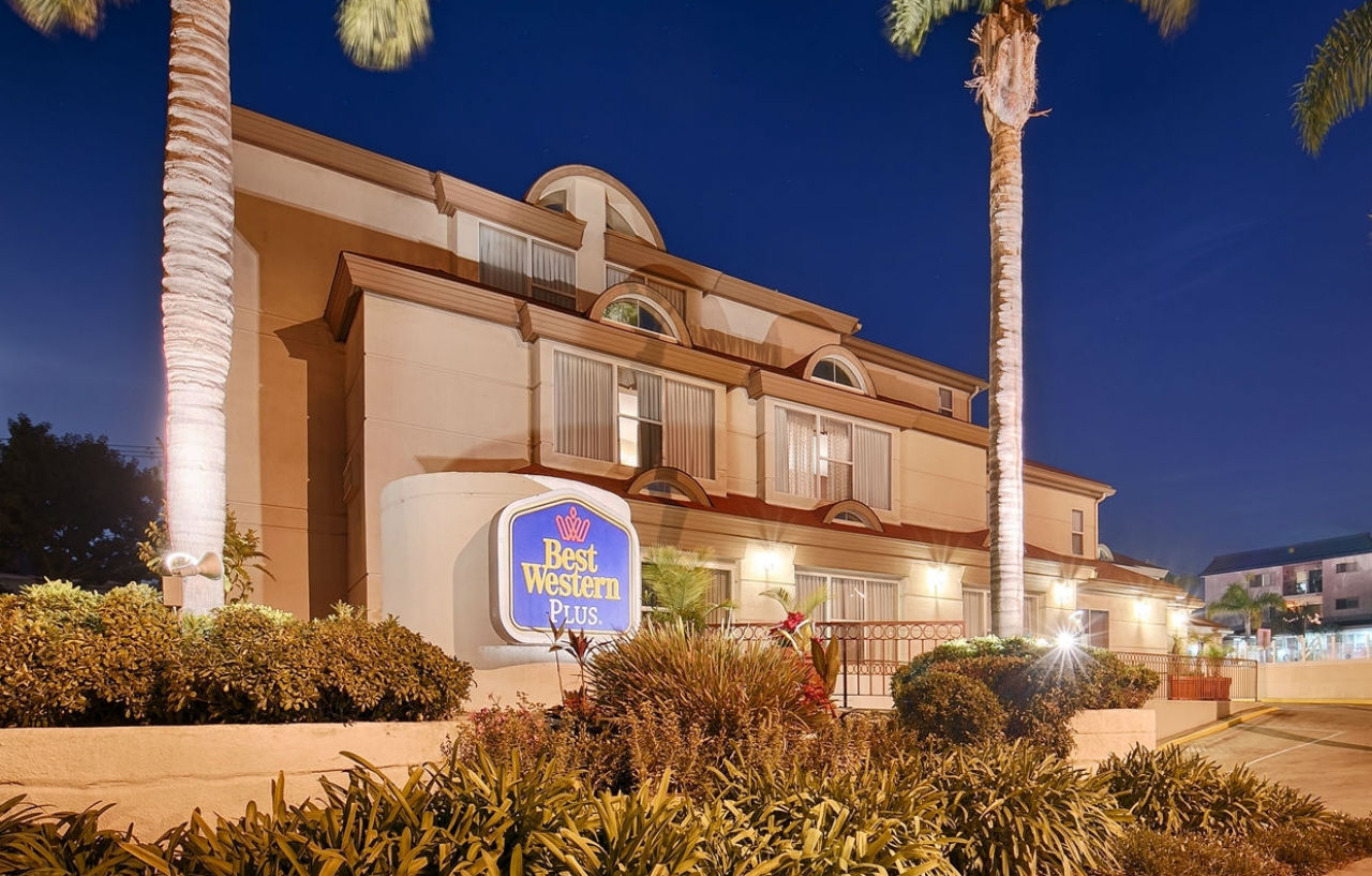 Hotel Western Island 3*