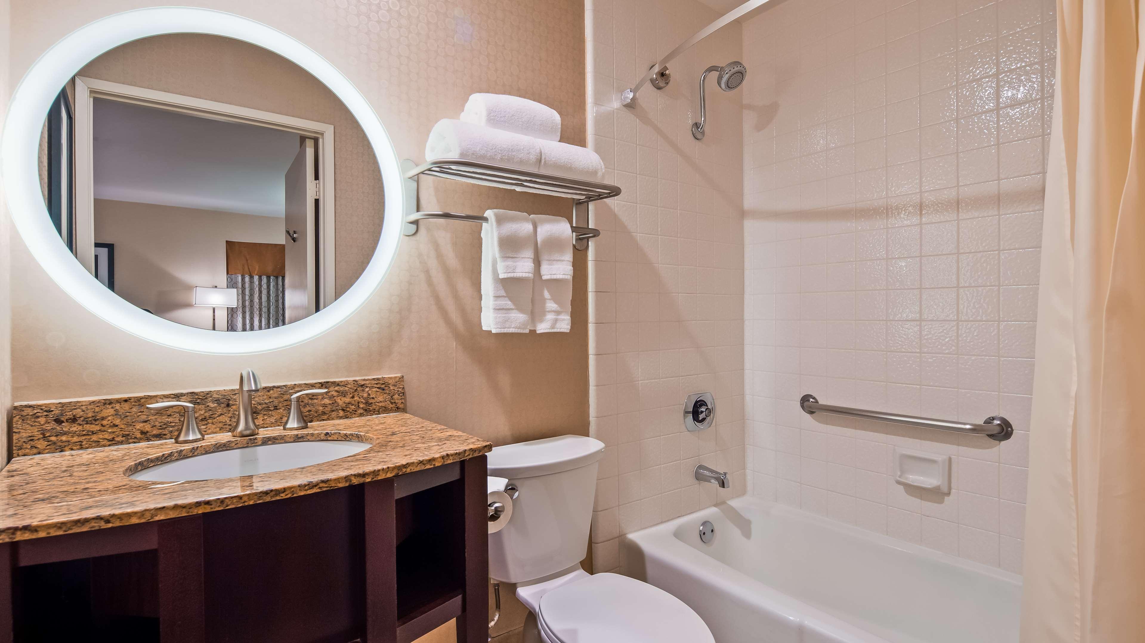 Hotel Western Island 3*