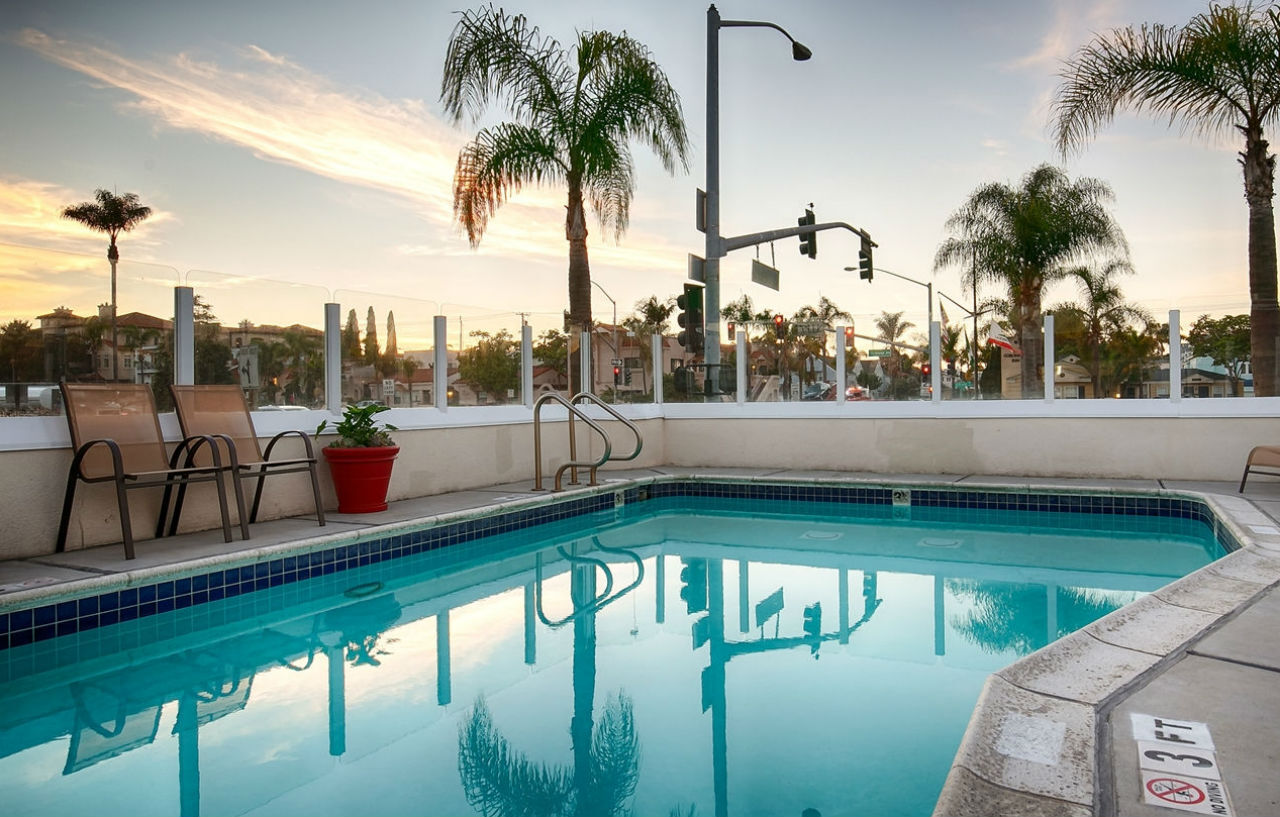 Western Island Hotel 3*