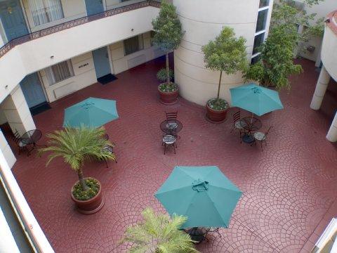 Western Island Hotel 3*